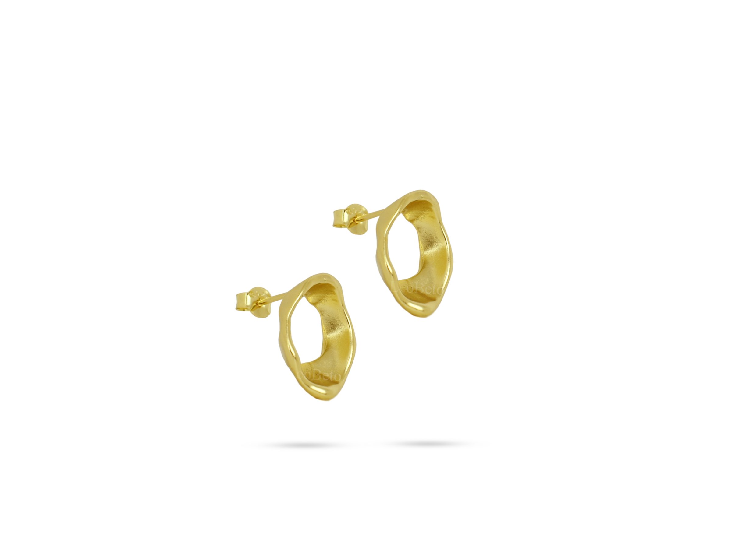 Minimal Irregular Circle Stud Earrings - Image 2